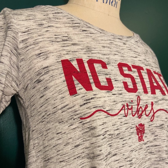 Short sleeved NC state tshirt - Picture 2 of 2